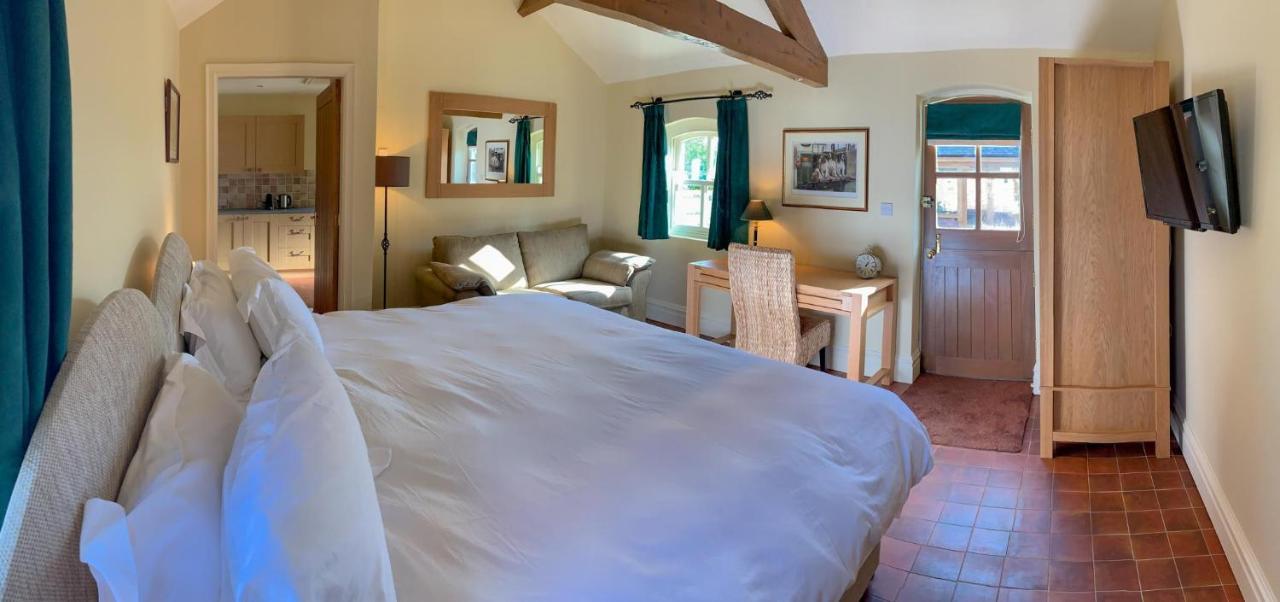 Hollies Farm B&B Wrexham Esterno foto